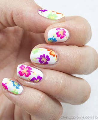 Uñas decoradas de flores sencillas que aportan un aspecto diferente, elemental pero poco visto. Uñas Decoradas con Flores 2017 ¡Ideas con Imágenes! en 2020 | Diseños de uñas tropicales ...