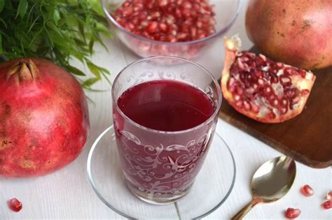 Lo spremiagrumi, la centrifuga, l'estrattore, il frullatore, il mixer da cucina, il passaverdure o lo schiacciapatate. Come sgranare il melograno - Misya.info
