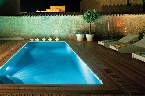 Asimismo, piscinas athena te ofrece un amplio catalogo y los mejores complementos de jardín. iluminacion piscinas | Piscinas Salgado