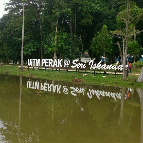 Seri iskandar merupakan sebuah bandar baru yang pesat membangun yang terletak di daerah perak tengah, perak. Tasik Pintu Depan Uitm Seri Iskandar, Perak - Lake