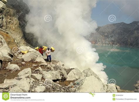 Workers Carrying Sulfur From Volcano Ijen Editorial Stock Image Image
