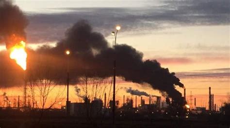 Fire At Oil Refinery In South East Of Moscow Contained Russian Energy Ministry Urdupoint