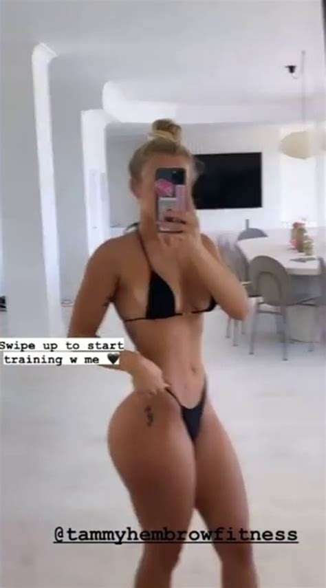 Tammy Hembrow Flaunts Her Abs And Peachy Derri Re In A Bikini Daily