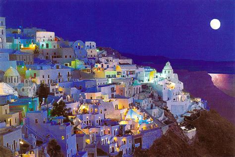 Greece At Night Discovered By Caramelo On We Heart It