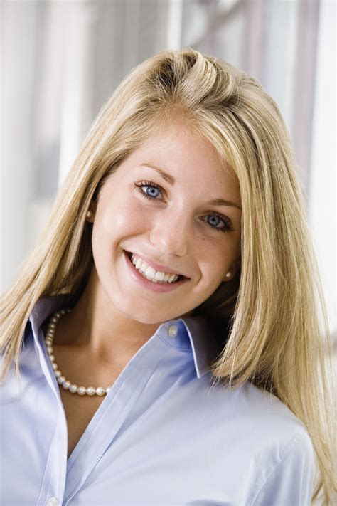 Zone54 Online Dating Site: 3 Things Beautiful Single Women Seek In Men