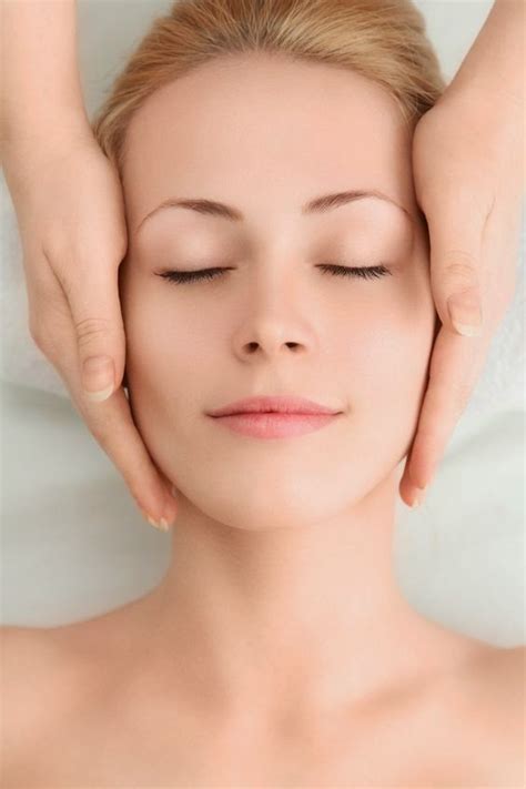 Massagem Facial Rejuvenesce E Beneficia Saúde Vitácea