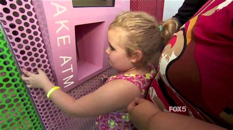 Honey Boo Boo Visits The Sprinkles Cupcake Atm Youtube