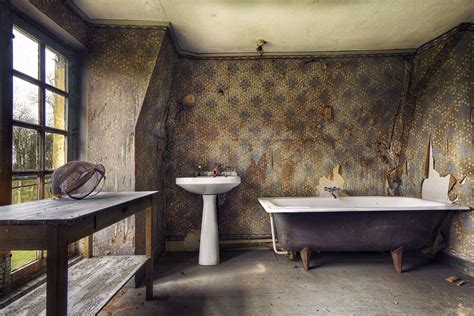 Rusty Bathroom Abandoned Places Abandoned Houses Abandoned Buildings