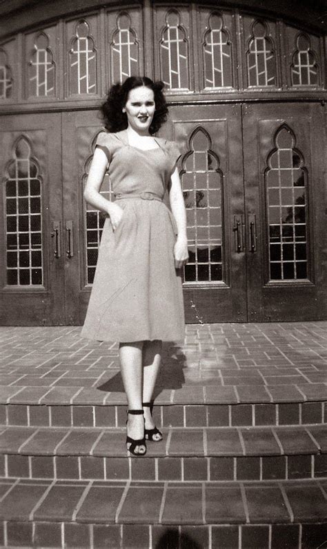 Elizabeth Short Age 22 Who Would Become Infamous As The Black Dahlia