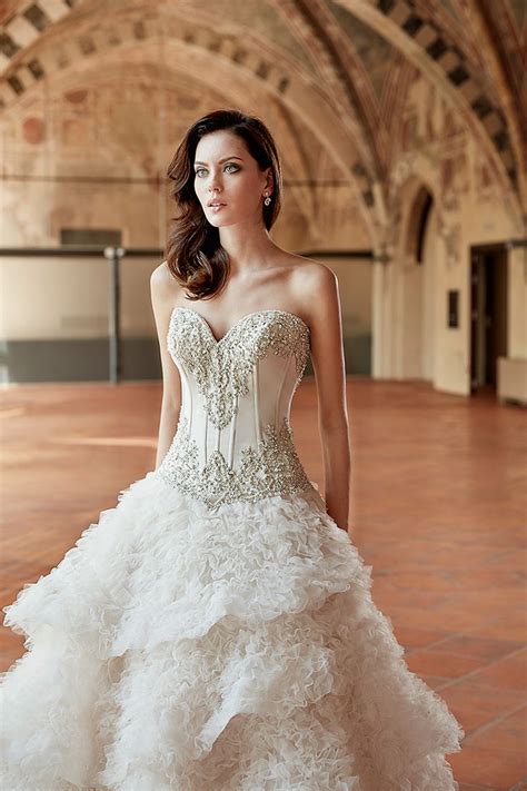 Take a look at the following elegant wedding dresses, maybe you will find your dream dress that is perfect for you. 1874 best images about Wedding Dresses on Pinterest ...