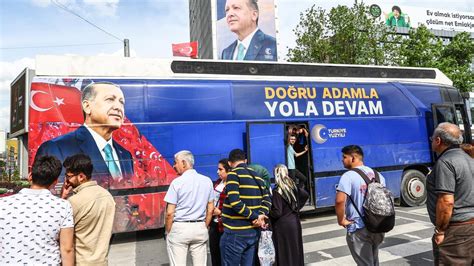 Elecciones en Turquía Erdogan y su rival compiten por los indecisos