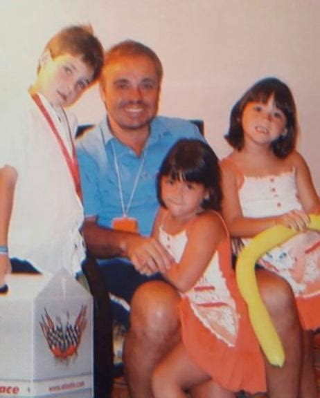 Segundo o site notícias da tv. Filhas gêmeas de Gugu Liberato mostram fotos inéditas com ...