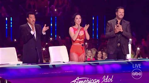 American Idol Fans Rip Katy Perrys ‘unflattering Finale Look As They