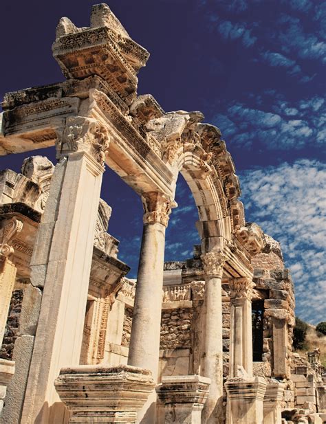Éfeso es uno de los destinos turísticos más importantes que ver en