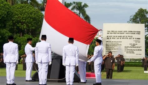 Negara bak kata pepatah, pemuda harapan bangsa, pemudi tiang negara. Menelusuri Sejarah Warna bendera Merah Putih yang jadi ...