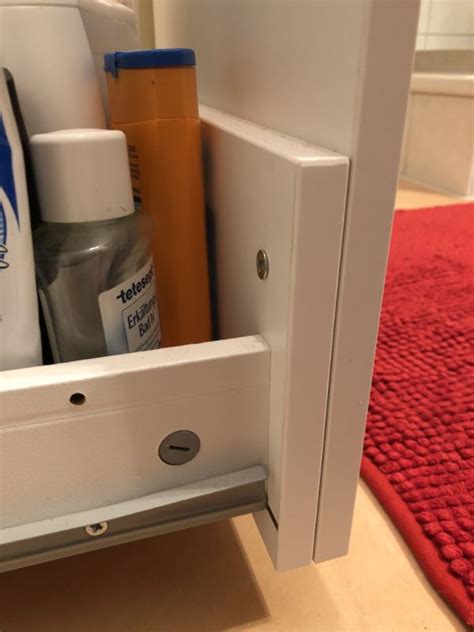 Wie groß oder klein dein badezimmer auch sein mag: Ikea Kallax Regal Hacks für dein Badezimmer | Ikea kallax ...