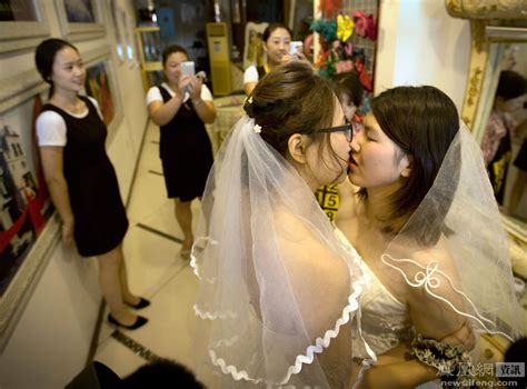 中国一对女同性恋在北京举行婚礼 组图 图片中国中国网