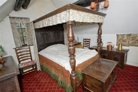 House Thats Frozen In The 17th Century Set To Go Under The Hammer