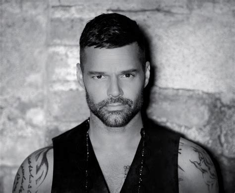 In an exclusive clip from the upcoming premiere episode of paramount+'s revamp of the iconic behind the music documentary. Ricky Martin se suma al espectacular cartel que tendrá la ...