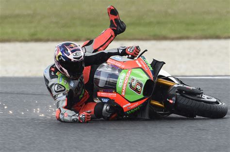 The recent fatal crash in motogp class of marco simoncelli when the italian made contact with colin edwards and valentino rossi during the 2011 malaysian grand prix. FALL GUYS - 2016 MOTOGP CRASH STATS - Australian ...