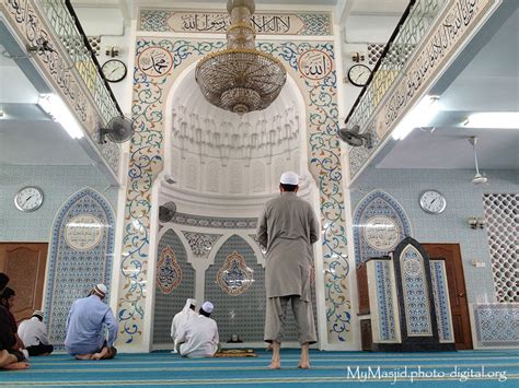 It is located on jalan hang tuah, next to the kuala lumpur district education office and vi hostel. myMasjid Photo Collections » Blog Archive » Masjid India ...