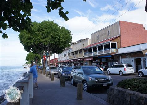 Lahaina: the sweetest town on earth - Discovereighng with Dana Travel