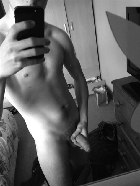 Twink Gay Simonp Naked On Webcam Mrgays