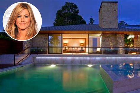 Casas De Famosos Jennifer Aniston Põe A Casa De Beverly Hills à Venda