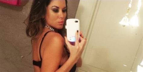 Karina Jelinek Calent Las Redes Sociales Selfies Hot En Ropa Interior