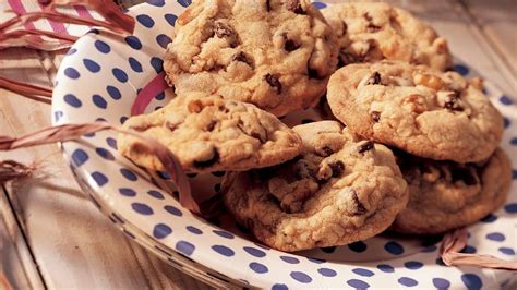 We have the best easy cookie recipes, sure to put a smile on everyones face. Chocolate Chip Cookies recipe from Pillsbury.com