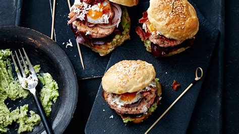 Ich mache mir oft ein ei mit semmeln und wurst oder käse. Lachs-Burger Rezept - ESSEN UND TRINKEN