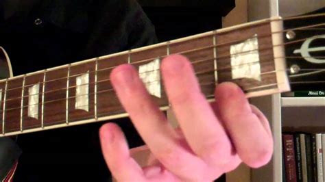 How To Play The G7 Chord On Guitar Youtube