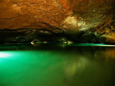 Tennessee Caves Hold Worlds Second Largest Underground Lake Lake
