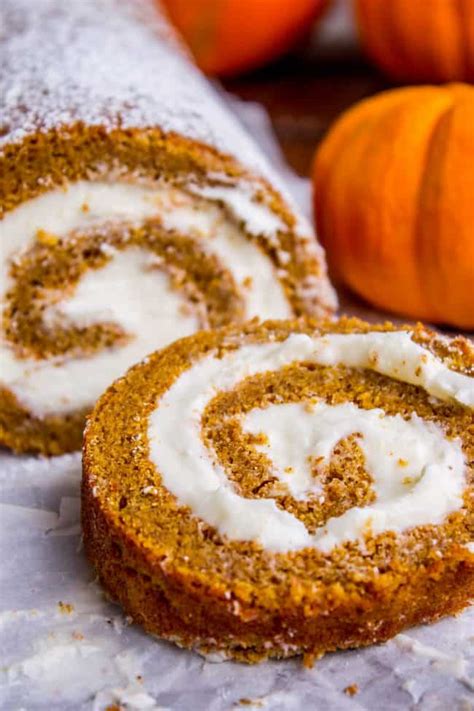 Libby's pumpkin roll in this video, i show you how to make libby's delicious pumpkin roll. Pumpkin Roll Recipe w/Lots of Cream Cheese Icing - The ...