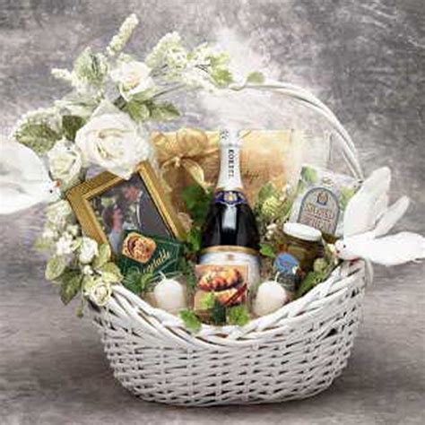 10 Creative Gift Basket Ideas For Second Marriage