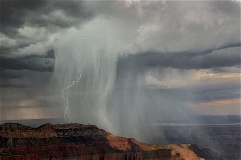 Capturing Daytime Lightning Insanity Or Exhilaration Natures Best