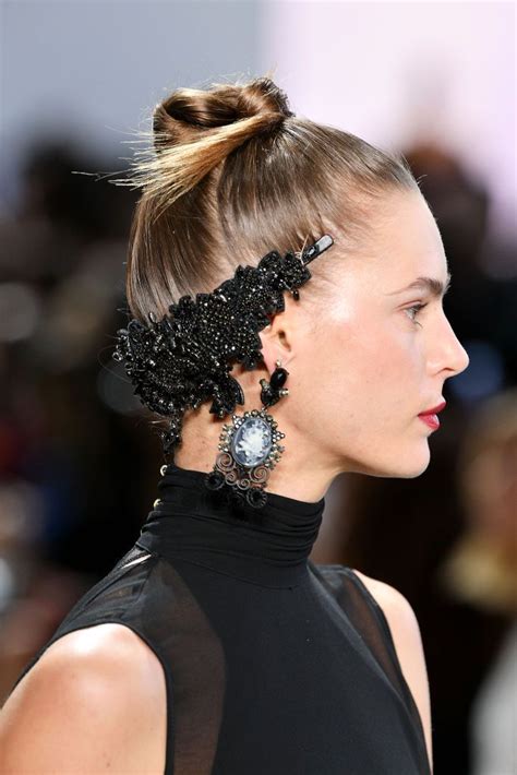The Best Fall Hair Trends Straight From The Runways Fall Hair Trends