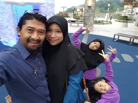 If you want to learn suri rumah in english, you will find the translation here, along with other translations from malay to english. "Jadi Suri Rumah Tak Ada Cuti Sakit Dan Rehat, Kadang Rasa ...