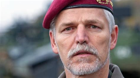 Generaal petr pavel (geboren op 1 november 1961) is een tsjechische legerofficier die van 2015 tot 2018 diende als voorzitter van het militair comité van. Generál NATO Pavel: Spojenci nevědí, co si o nás myslet ...