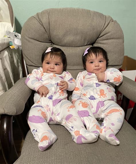 mom gives birth to twins after experiencing rare double pregnancy