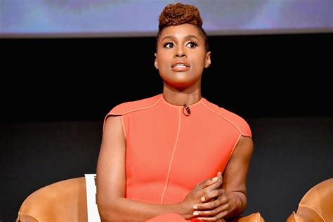 Issa Rae Refuses To Believe Shes Famous