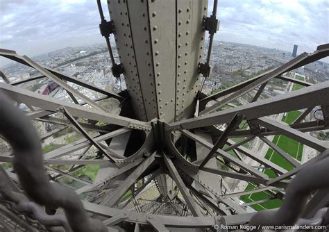 Eiffelturm von den Treppen aus | Paris mal anders