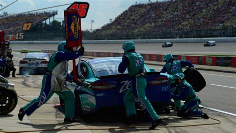 The best pit crews in nascar rise to the occasion. Roush Fenway Racing names new pit crew coach | Official ...