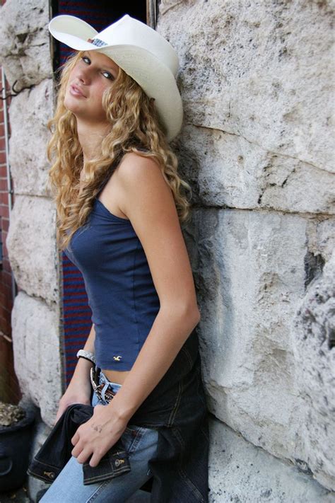 Hats Are Cool Young Taylor Swift Taylor Swift Outfits Taylor Swift