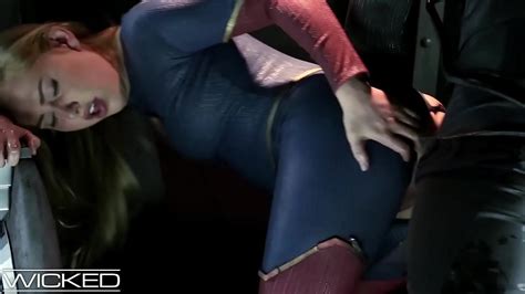 Wickedparodies Supergirl Seduce A Braniac En El Sexo Anal