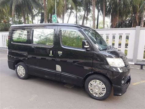 Dijual Kendaraan Daihatsu Luxio Hitam Dengan Harga Rp