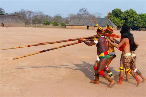 Danças indígenas brasileiras Tipos instrumentos ritmos características
