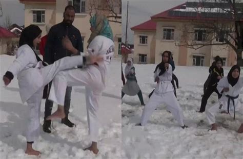 कश्मीर में लड़कियां भारी बर्फबारी में नंगे पैर सीख रहीं मार्शल आर्ट के