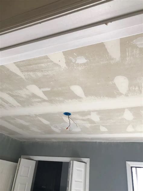 The look is no longer popular which has made it popular to learn how to remove popcorn ceiling issue. How to Remove Popcorn Ceilings Like a Pro - Smoothing ...