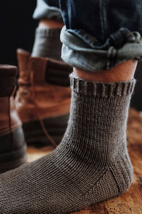 KNITTING PATTERN Classic Men S Knit Socks Knitting Pattern Easy Men